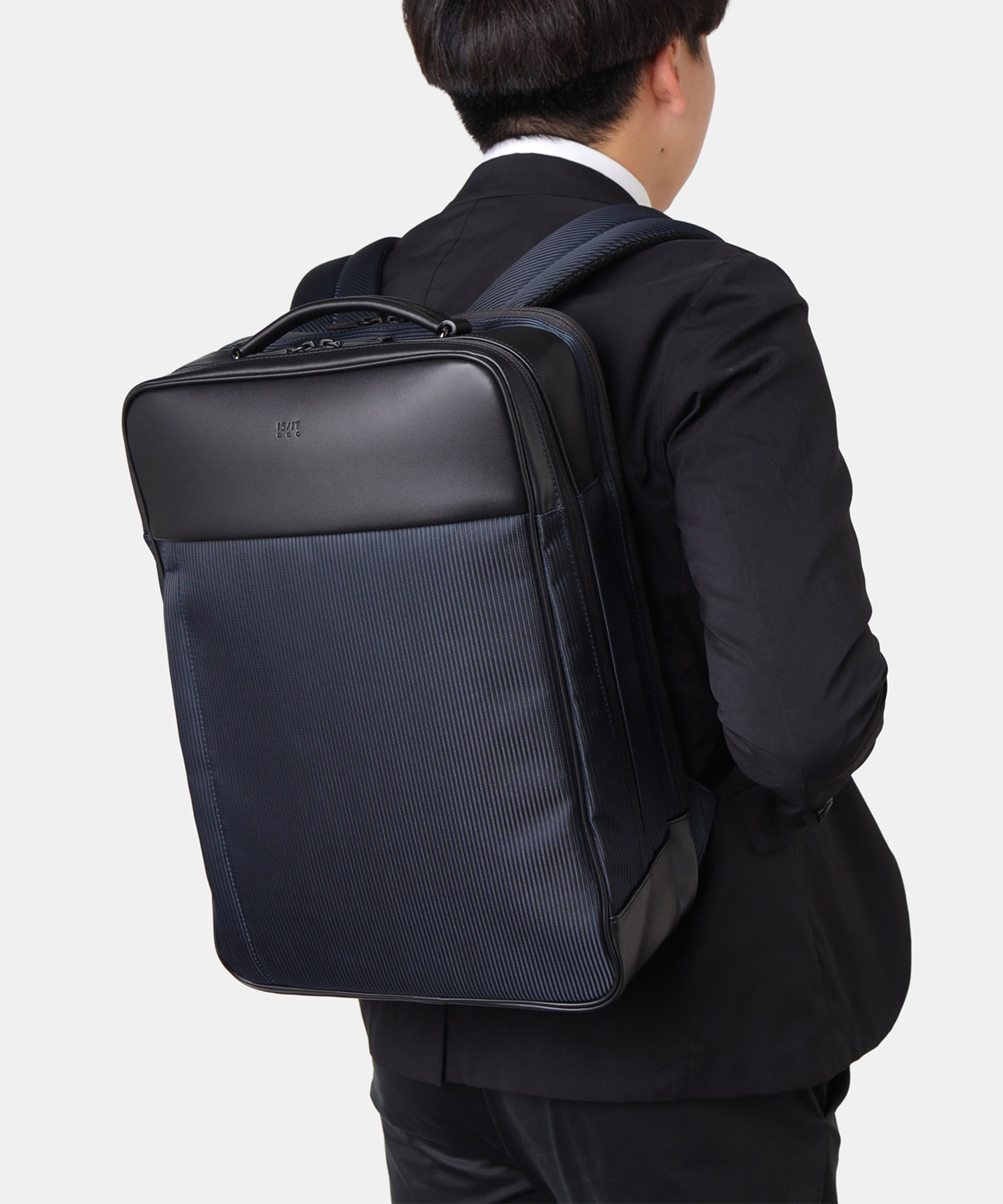 グリッド ビジネスリュック B4 2層 15.6インチPC対応