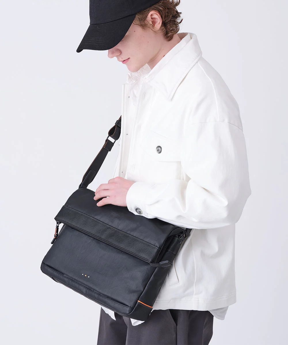 IS/ITグリンザ ショルダーバッグ B5